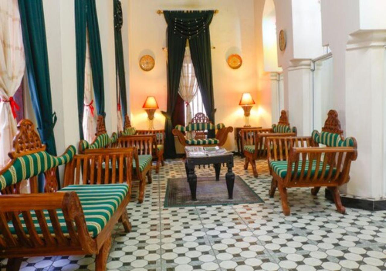 Africa House Bed & Breakfast *