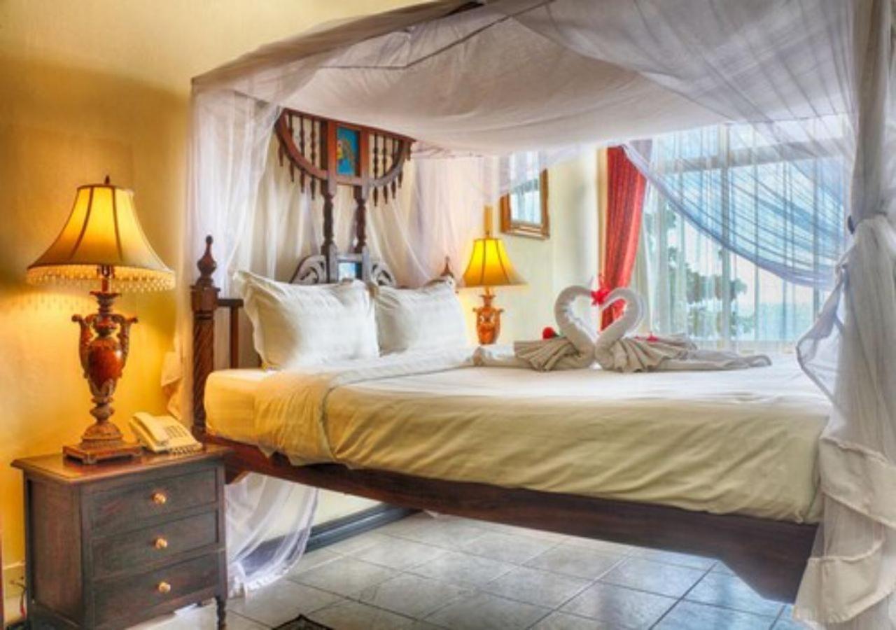 Bed & Breakfast Africa House